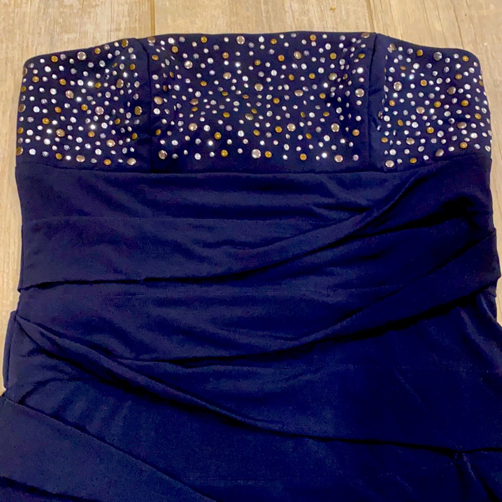 Large blue strapless dress